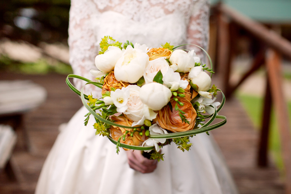 white and orange bouquet