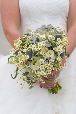 daisy bridal bouquet