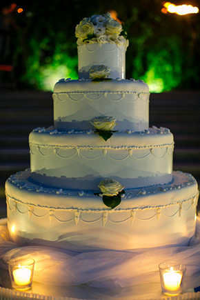 wedding cakes white