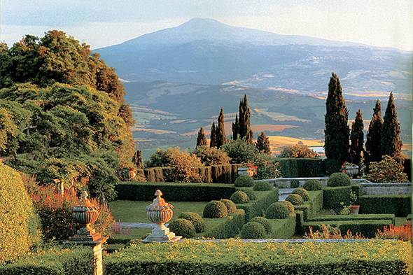 villas in tuscany