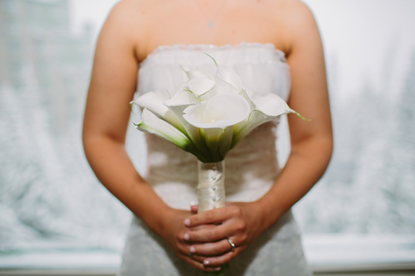 white-wedding-bouquet
