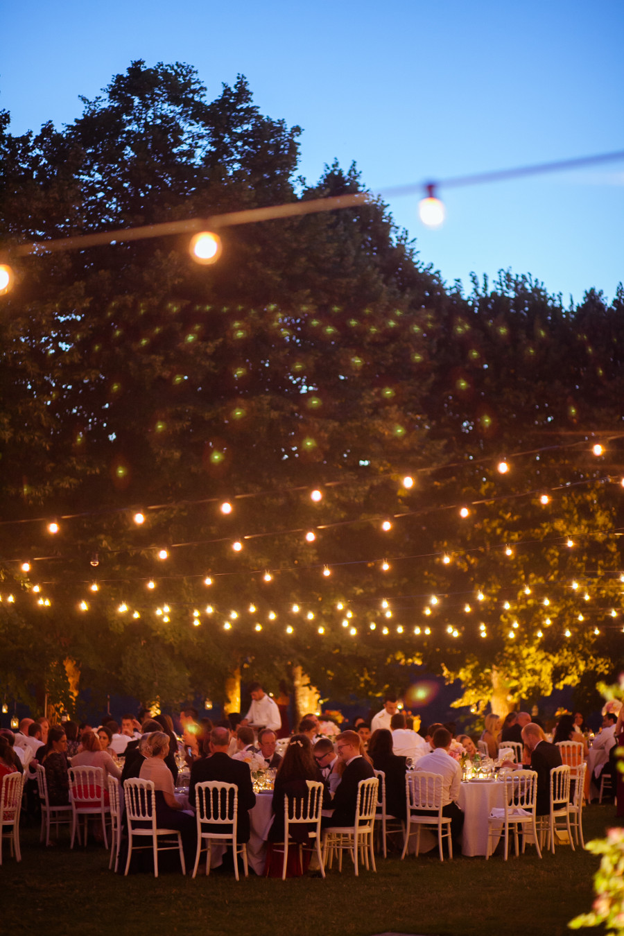 outdoor wedding lighting