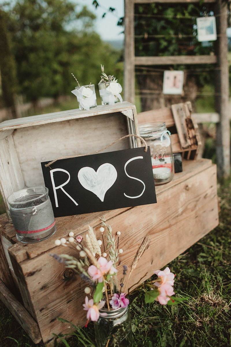 rustic-wedding-details