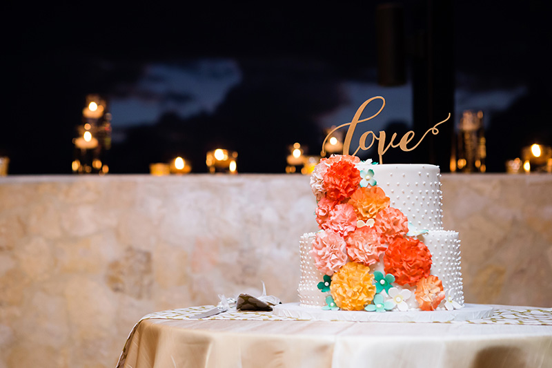 destination-wedding-cake