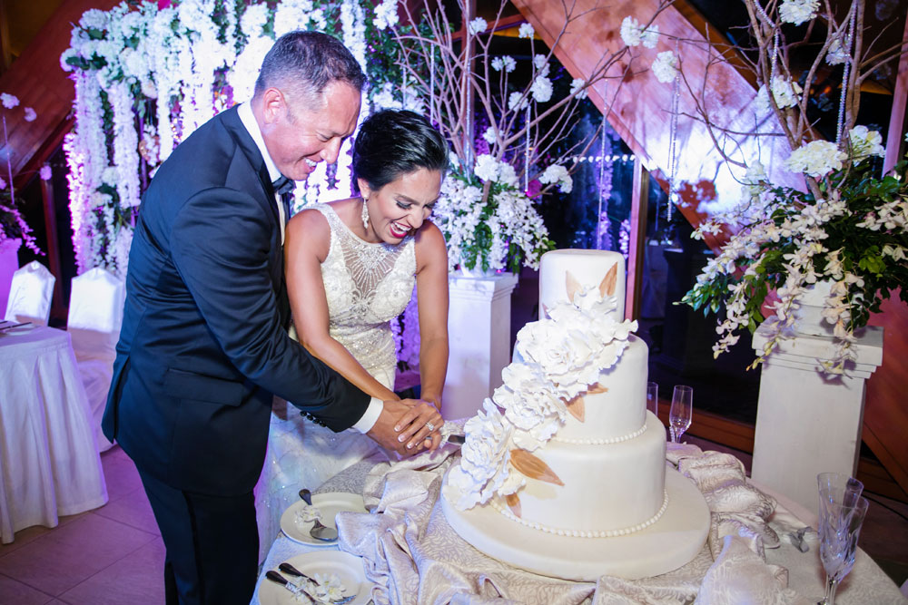 all-white-wedding-cakes