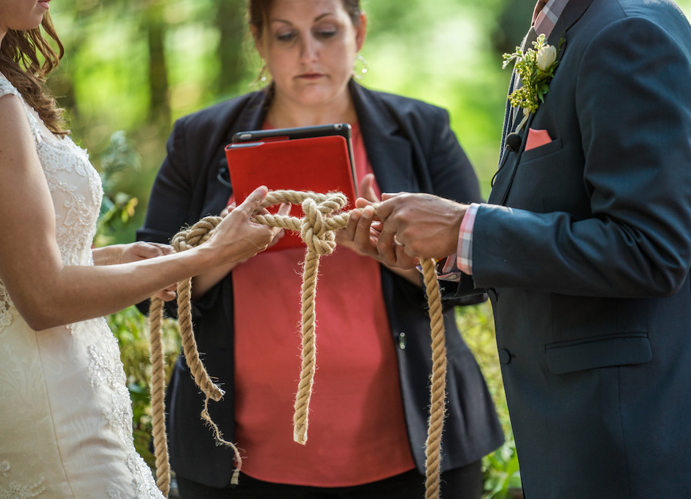 hand-fastening-ceremony-rope