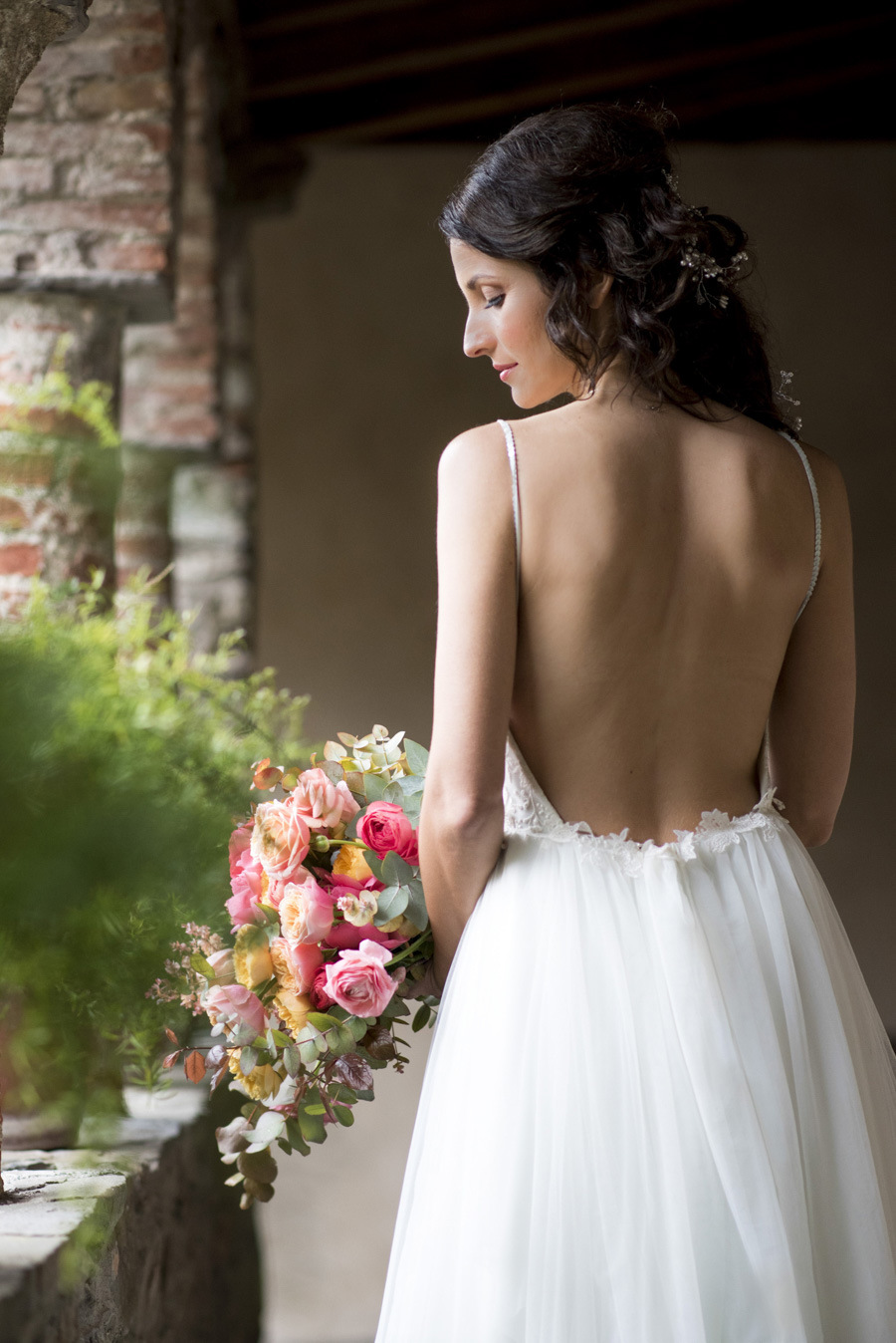 low-back-wedding-gown-destination-weddings-in-Italy