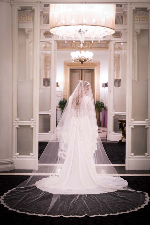 elegant-destination-wedding-in-florence-long-veil