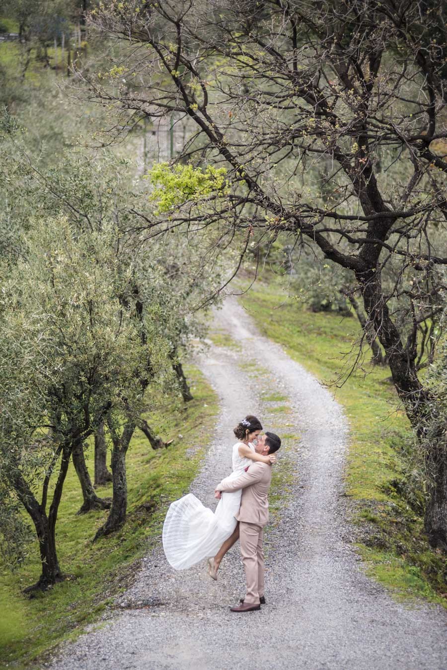 liguria-italy-romantic-couple-destination-weddings-in-Italy