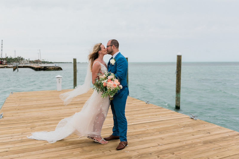 memorial-day-beach-wedding-florida-keys-couple