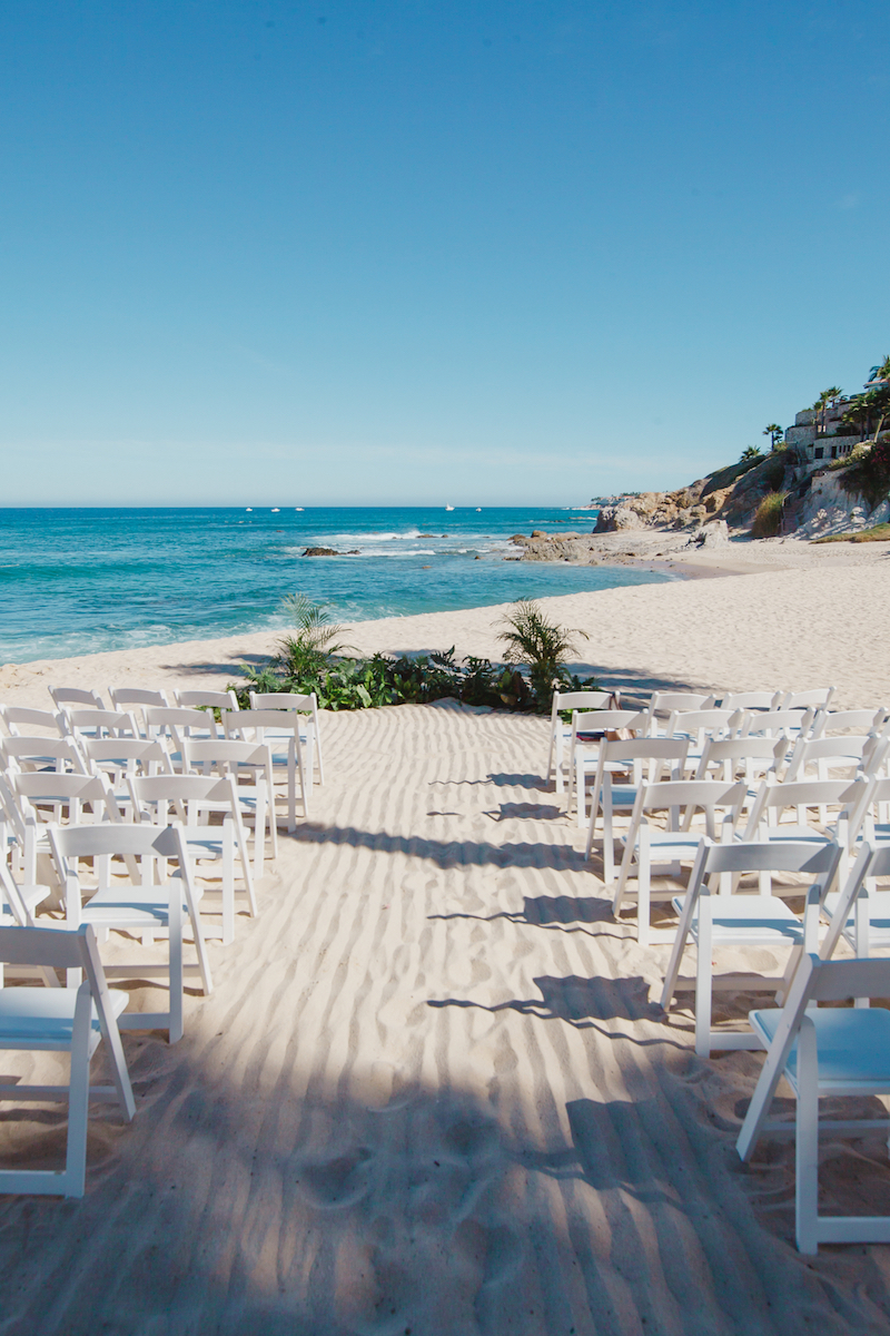tropical-chic-beach-wedding-in-cabo-mexico-ceremony