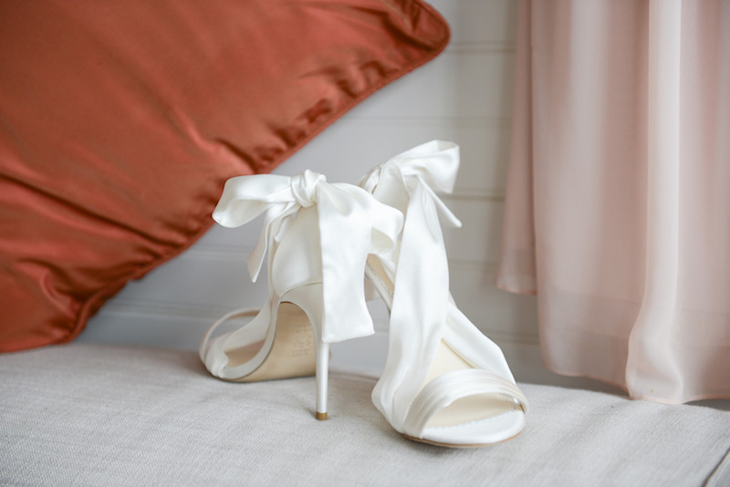 wedding-shoes-white-bow