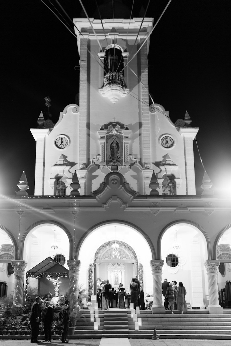 destination-wedding-el-salvador-church