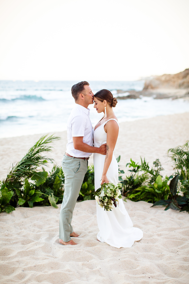 A Tropical Chic Beach Wedding in Cabo