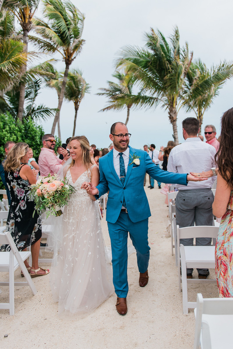 beach-wedding-florida-keys-confetti