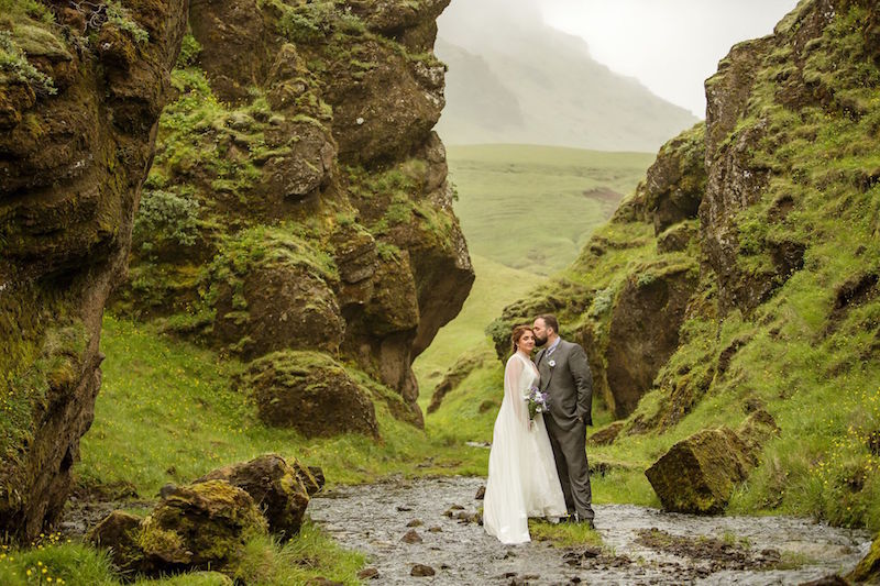 destination-wedding-iceland-bride-groom-scenery