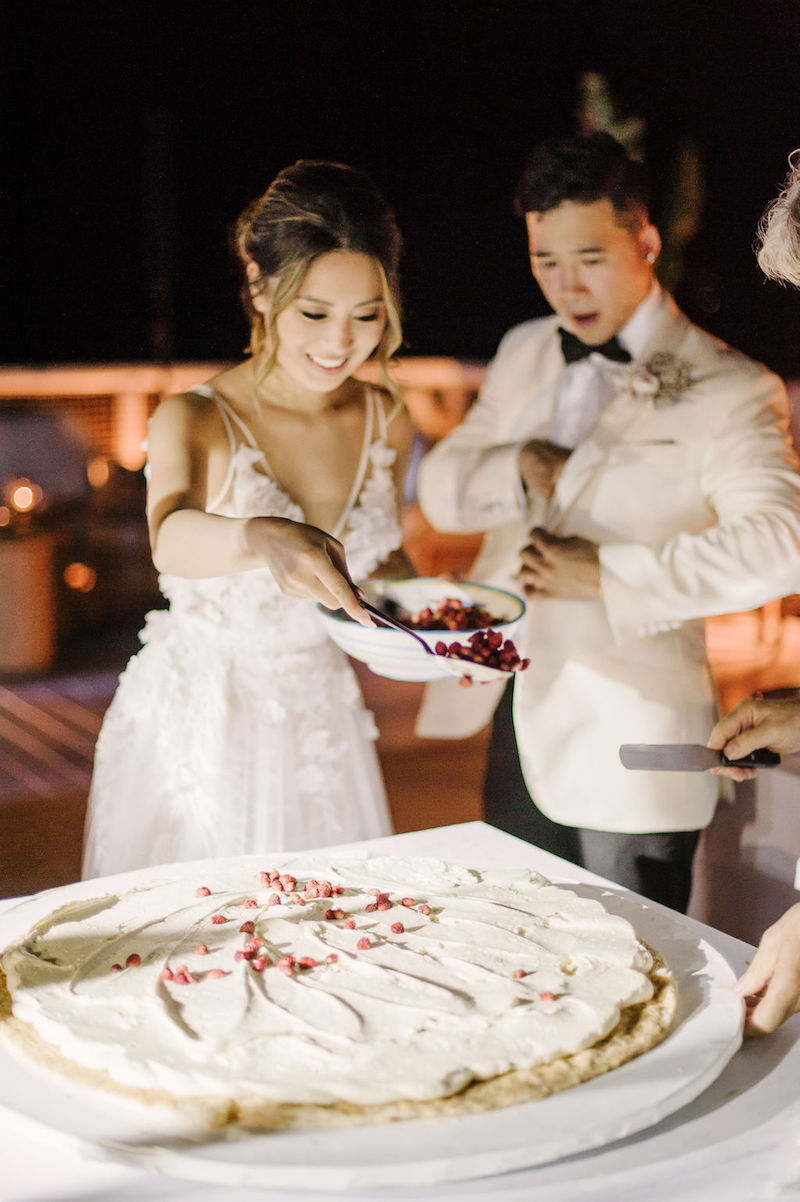 wedding-cake-decorating-together