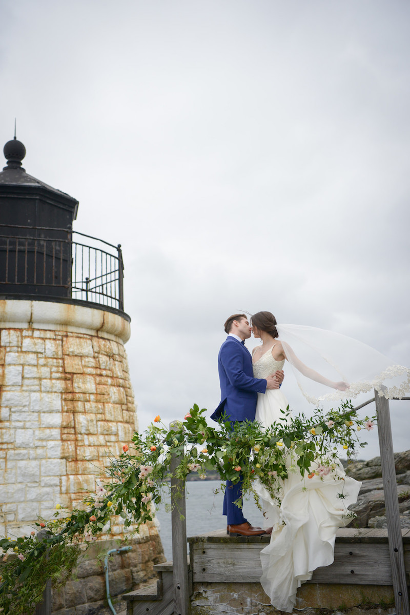 whimsical-seaside-wedding-photo-shoot-newport-rhode-island-lighthouse
