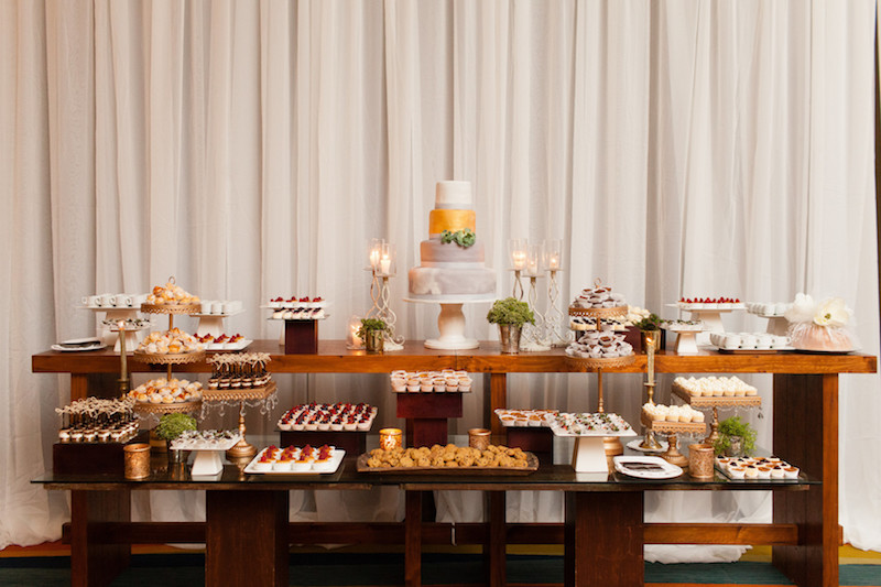 natural-glam-destination-wedding-el-salvador-dessert-table