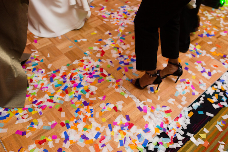 wedding-el-salvador-dance-floor-confetti