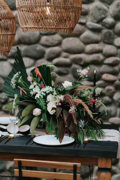 tropical-destination-wedding-costa-rica-table-centerpiece