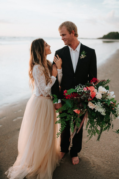 destination-wedding-costa-rica-beach-couple