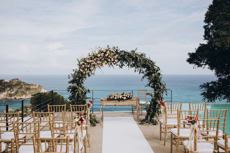 floral-arch-for-destination-wedding-in-sicily