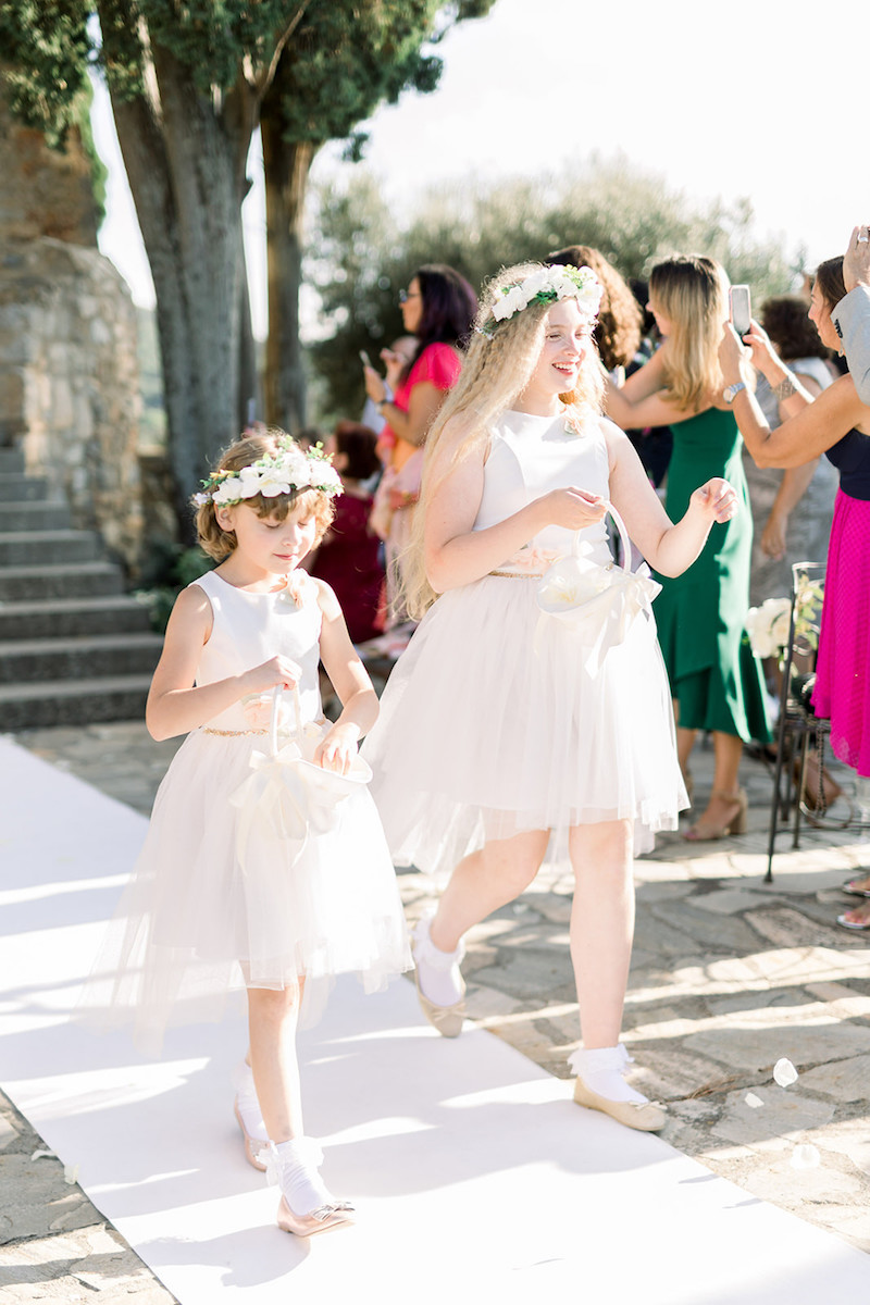 castle-wedding-in-tuscany-flower-girls