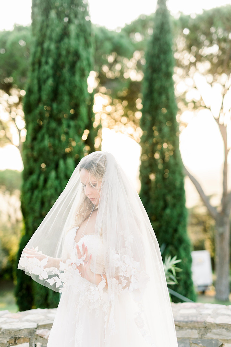 bridal-veil-castle-wedding-in-tuscany-