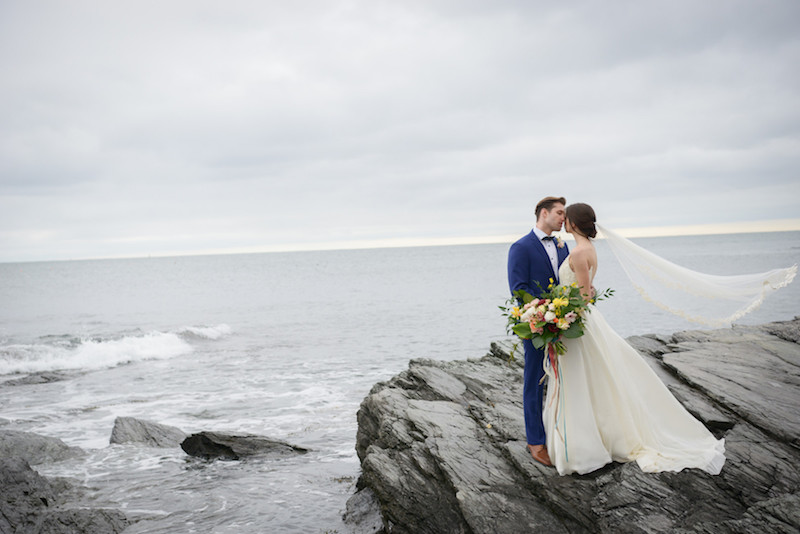 How To Opt For Wedding Gowns Keeping In Mind A Seaside Wedding